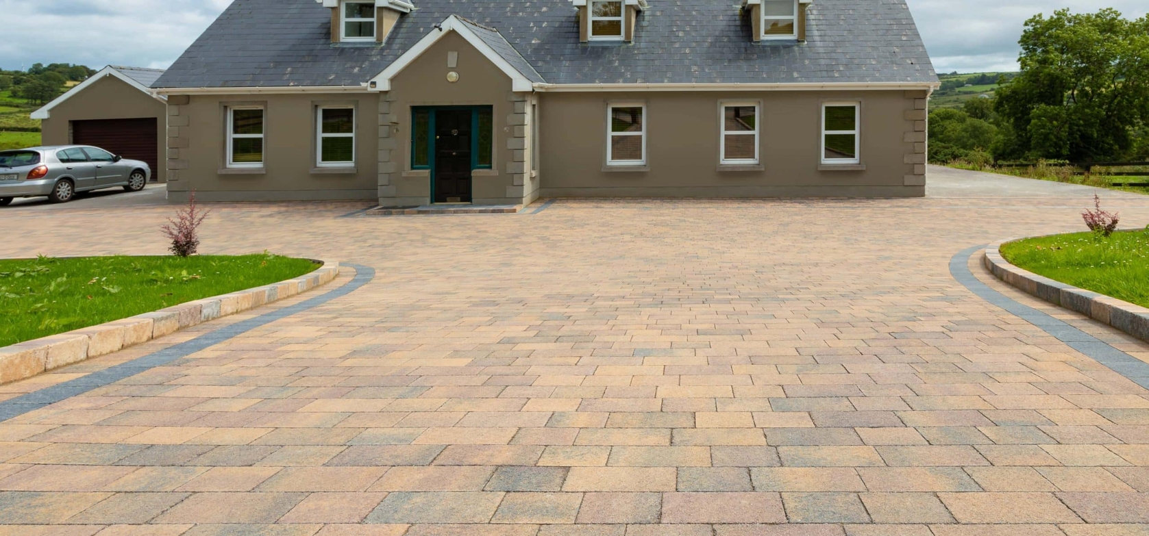 Castlestone Curragh Blend Paving & Curragh Blend Kerb