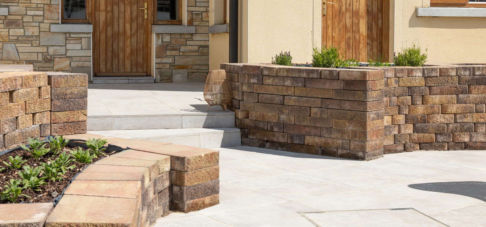 Petite Bordeaux Walling Sandstone & Grigio Porcelain Paving