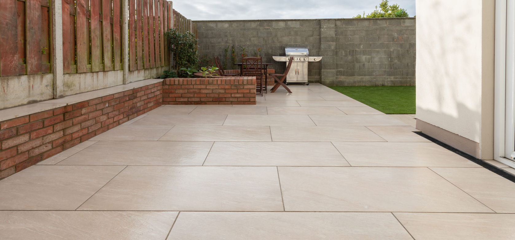 Porcelain paving