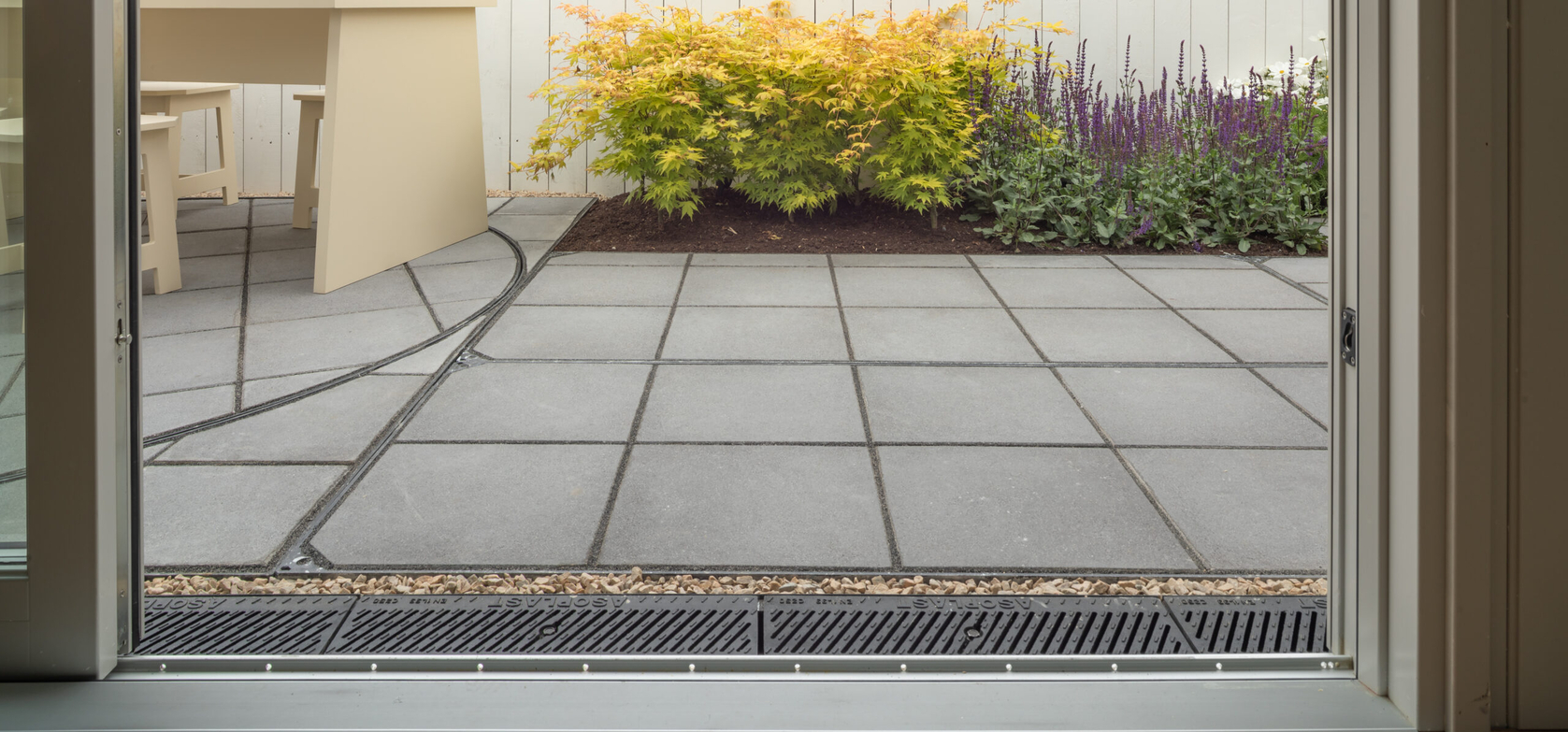 Sable Grey Paving Slabs & Autumn Gold 