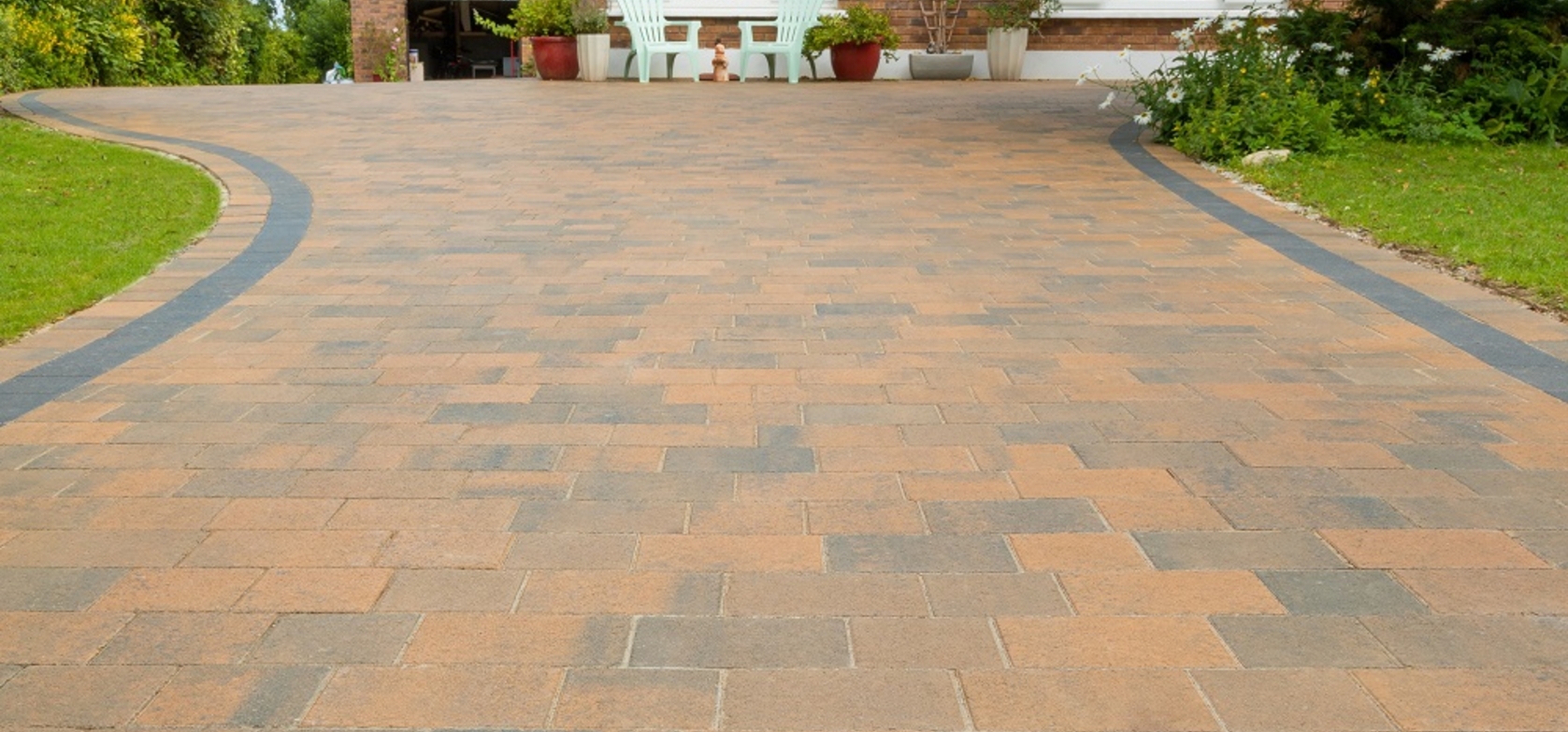 Thomond Harvest Blend & Charcoal Paving