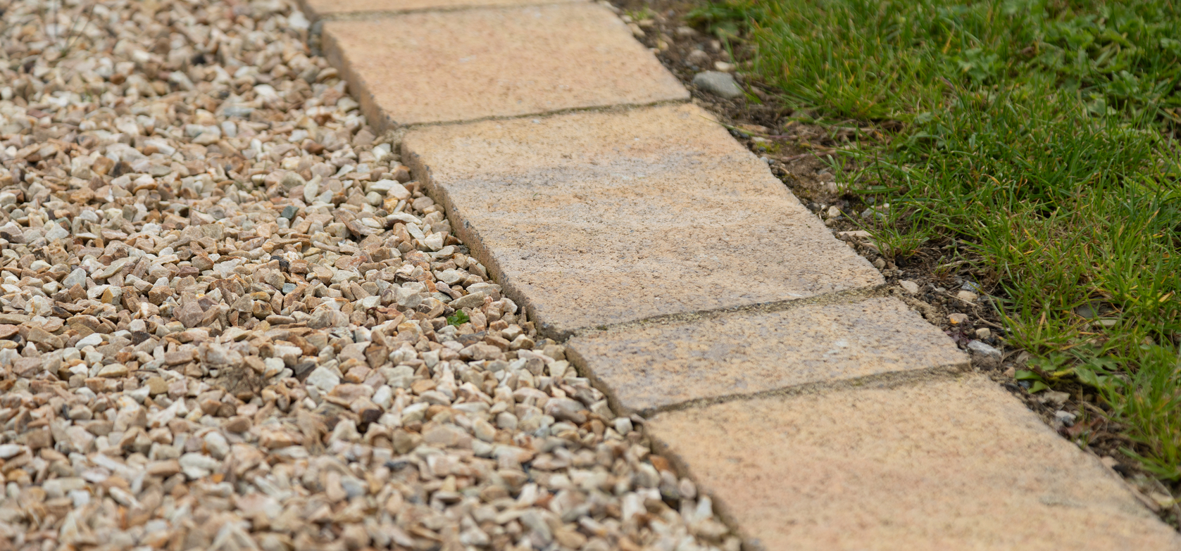 Urbana Sandstone Paving & Ballylusk Chip