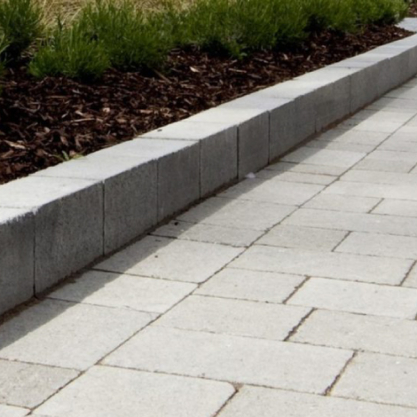 Castlestone Kerb